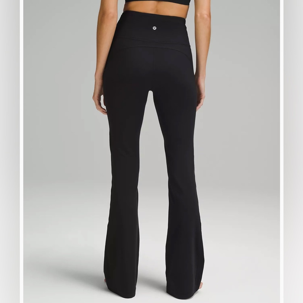 Groove Super-High-Rise Flared Pant Nulu
Regular- never worn